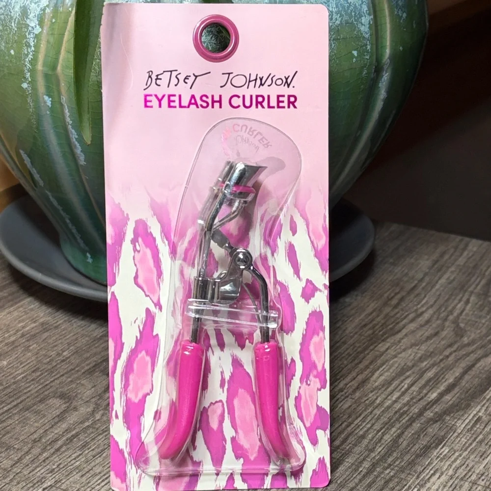 🌹5 for $25🌹Betsey Johnson Pink Handled Eyelash Curler